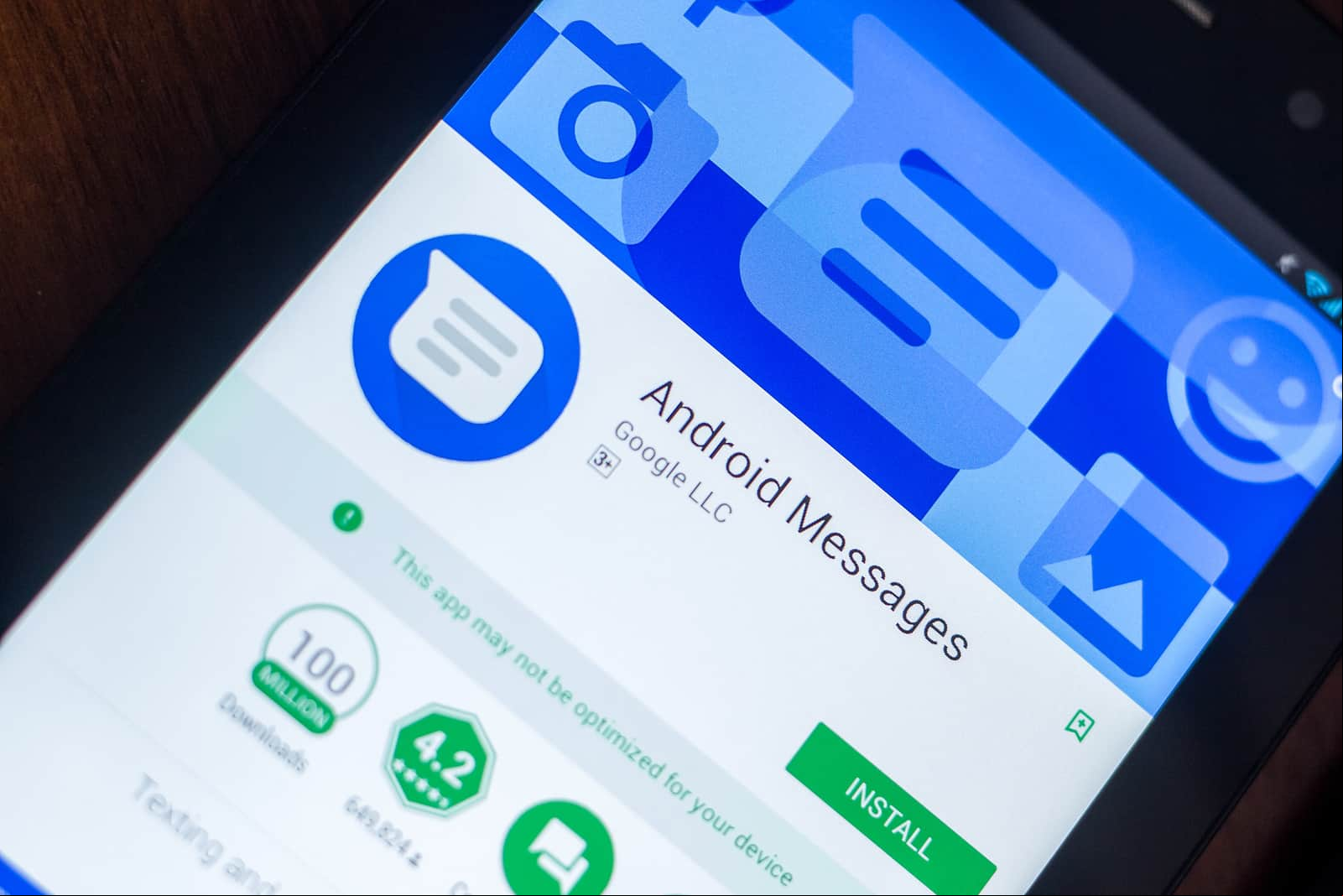 El Modo Oscuro llega a la última actualización de Android Messages