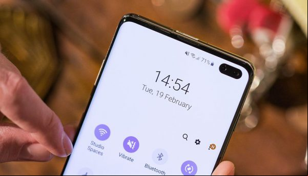 Muesca Clásica vs. Muesca de Perforación vs. Deslizador: ¿Cuál es el futuro de la muesca para Android?