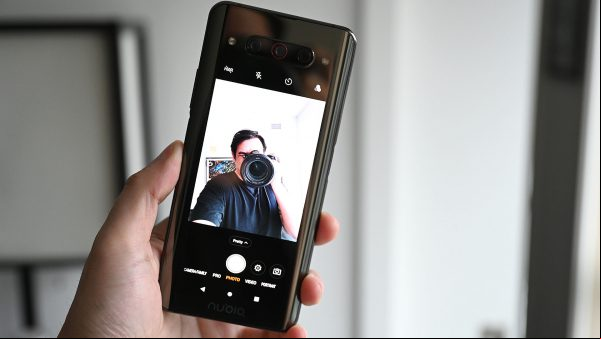 Primer vistazo a Nubia Z20: ¿Son dos pantallas realmente mejores que una?
