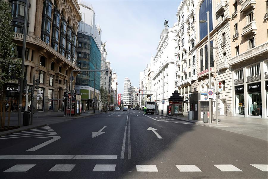 España busca establecer un ingreso básico universal a raíz del COVID-19