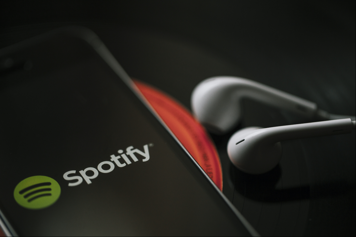 escuchar canciones Spotify Facebook